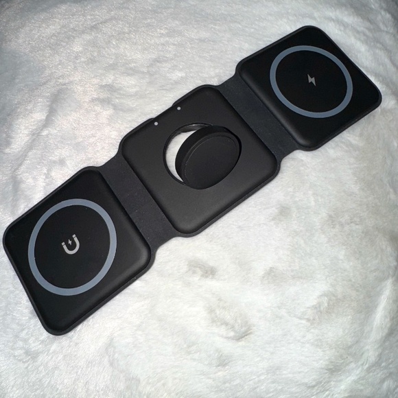 3 in 1 magnetic wireless charger - Picture 1 of 2